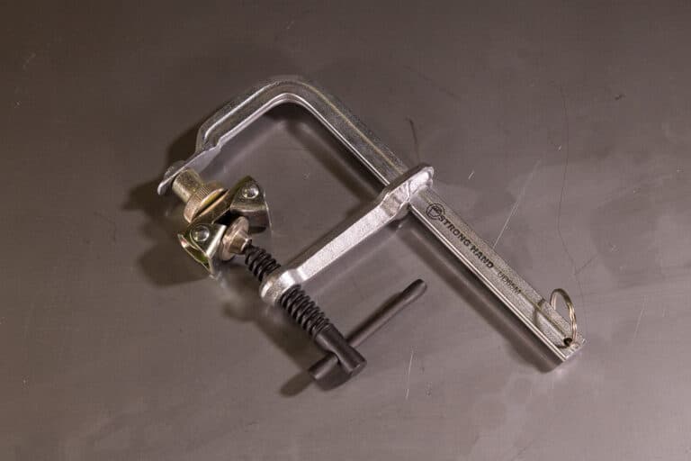 Image of UD65M puristin V-päällä